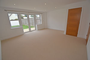 Lounge- click for photo gallery